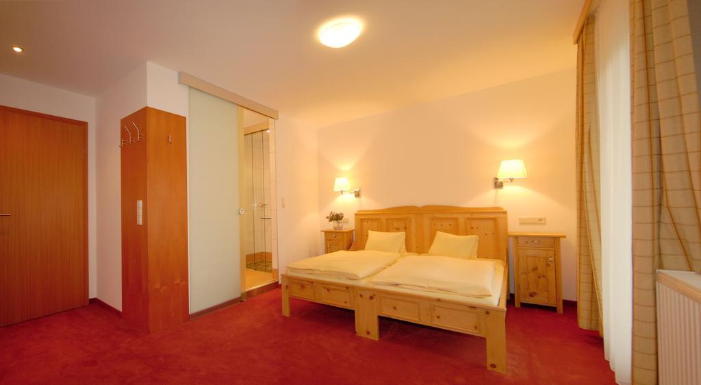 Landhotel Kielhuberhof Рамзау Номер фото